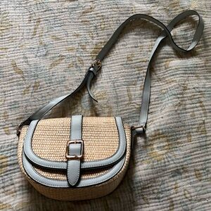 Elegant Woven Crossbody Bag in Tan and Blue